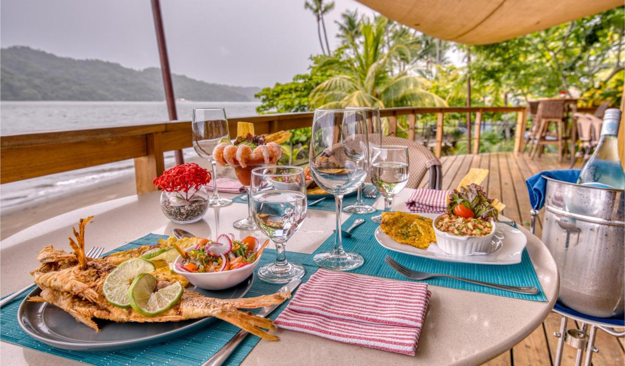 Isla Chiquita Glamping Hotel ปาเกรา ภายนอก รูปภาพ