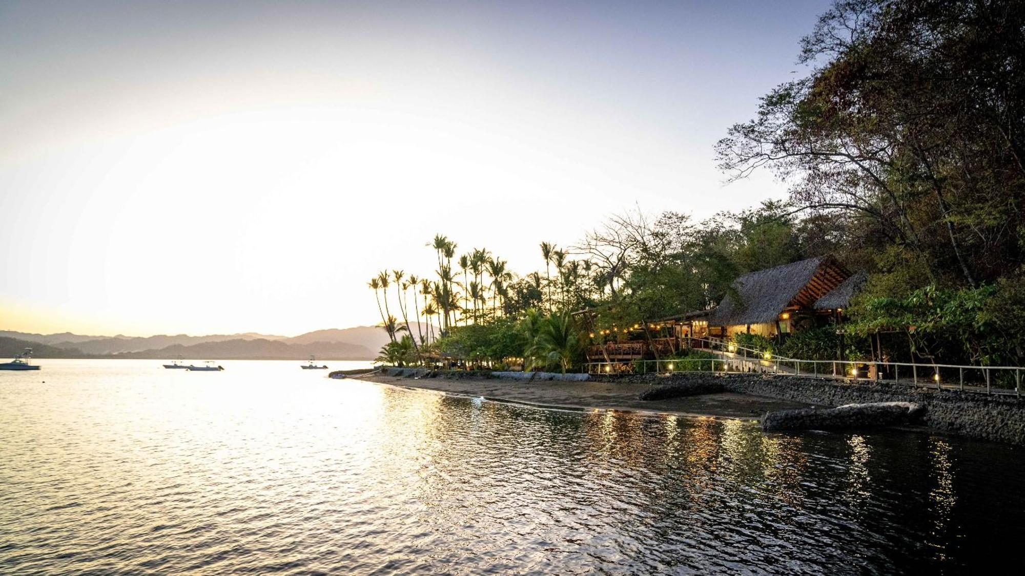 Isla Chiquita Glamping Hotel ปาเกรา ภายนอก รูปภาพ